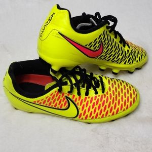 Nike Magista Kids Soccer Cleats Size 2.5Y